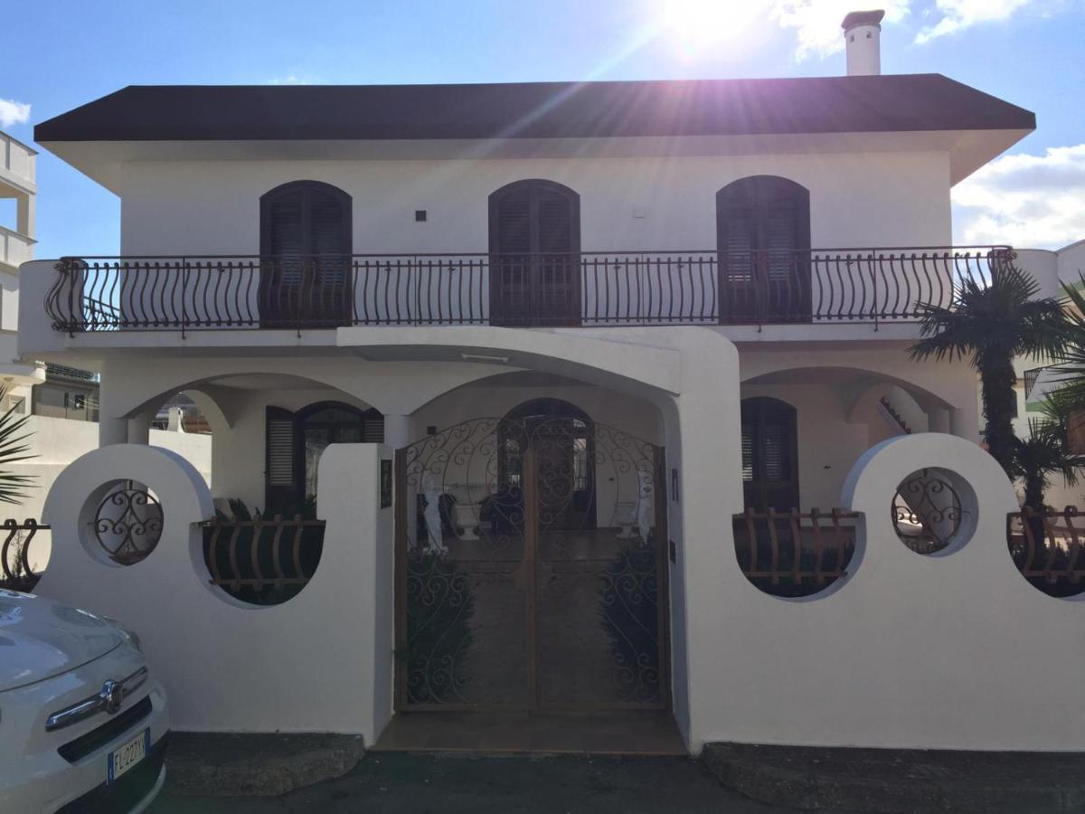 B&B Black-And-White Gallipoli Eksteriør bilde